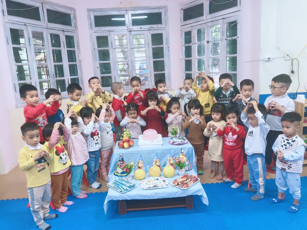 Chúc mừng sinh nhật các bạn tháng 10 - lớp C1