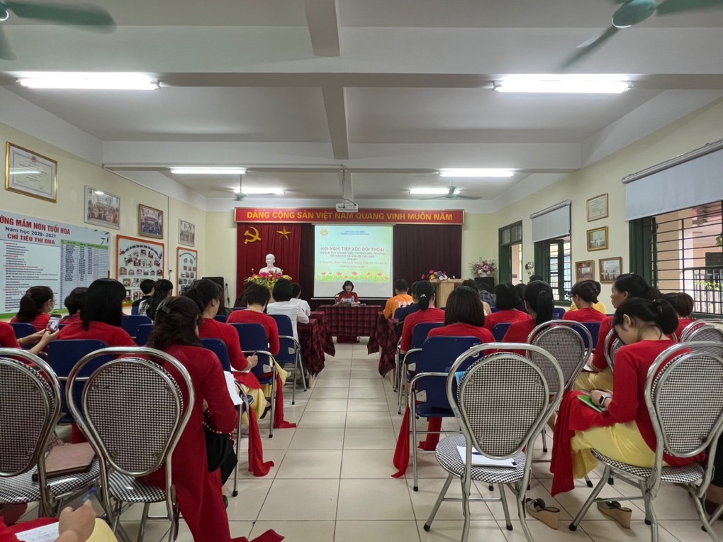 Trường mầm non Tuổi Hoa tổ chức Hội nghị tiếp xúc đối thoại trực tiếp năm học 2022 - 2023
