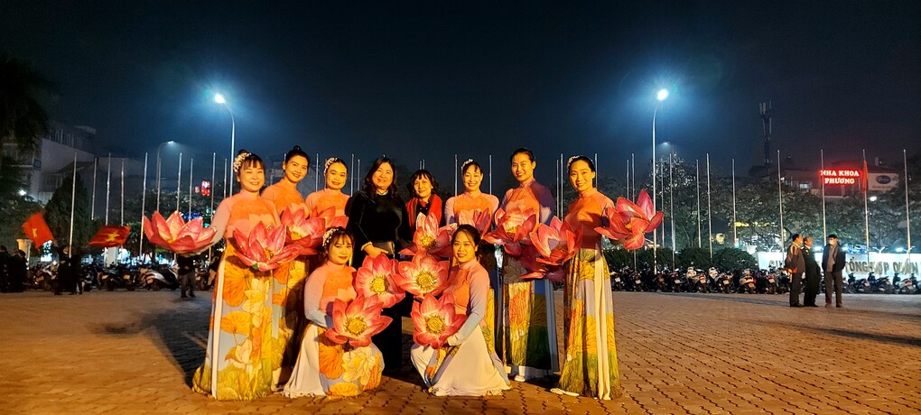 Trường mầm non Tuổi Hoa tham gia văn nghệ chào mừng kỷ niệm 50 năm chiến thắng “Hà Nội - Điện Biên Phủ trên không”