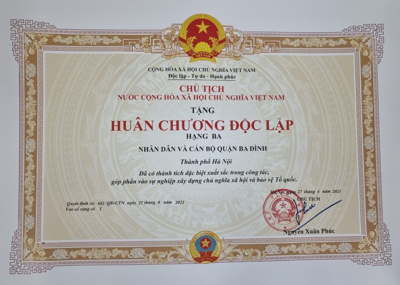 Tặng thưởng Huân chương Độc lập cho nhân dân, cán bộ hai quận Hoàn Kiếm, Ba Đình