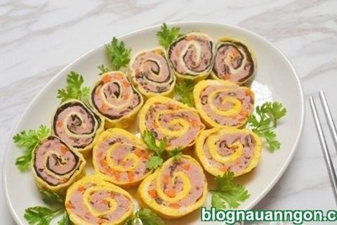 Món ngon cho bé mỗi ngày " Trứng cuộn hải sản"