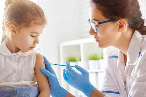 Vì sao trẻ từ 5-11 tuổi được tiêm liều vaccine COVID-19 bằng 1/3 người lớn?