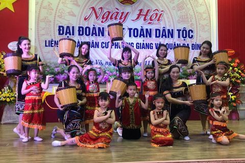 Trường mầm non Tuổi Hoa tham dự Ngày hội " Đại Đoàn kết toàn dân tộc"
