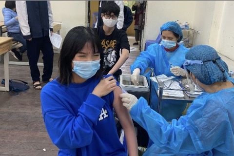 Quận Ba Đình: Tổ chức tiêm vắc xin phòng COVID-19 cho học sinh 14 tuổi