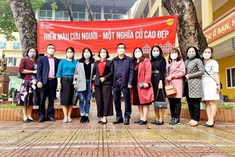 Hoạt động Hiến máu tình nguyện của tập thể CB - GV - NV trường Mầm non Tuổi Hoa