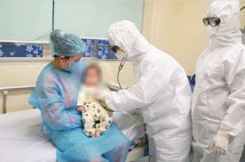 Chăm sóc và điều trị cho trẻ mắc COVID-19 thế nào?