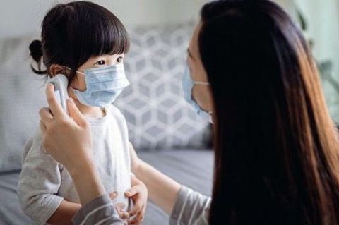 Chi tiết hướng dẫn chăm sóc tại nhà đối với trẻ em mắc COVID-19