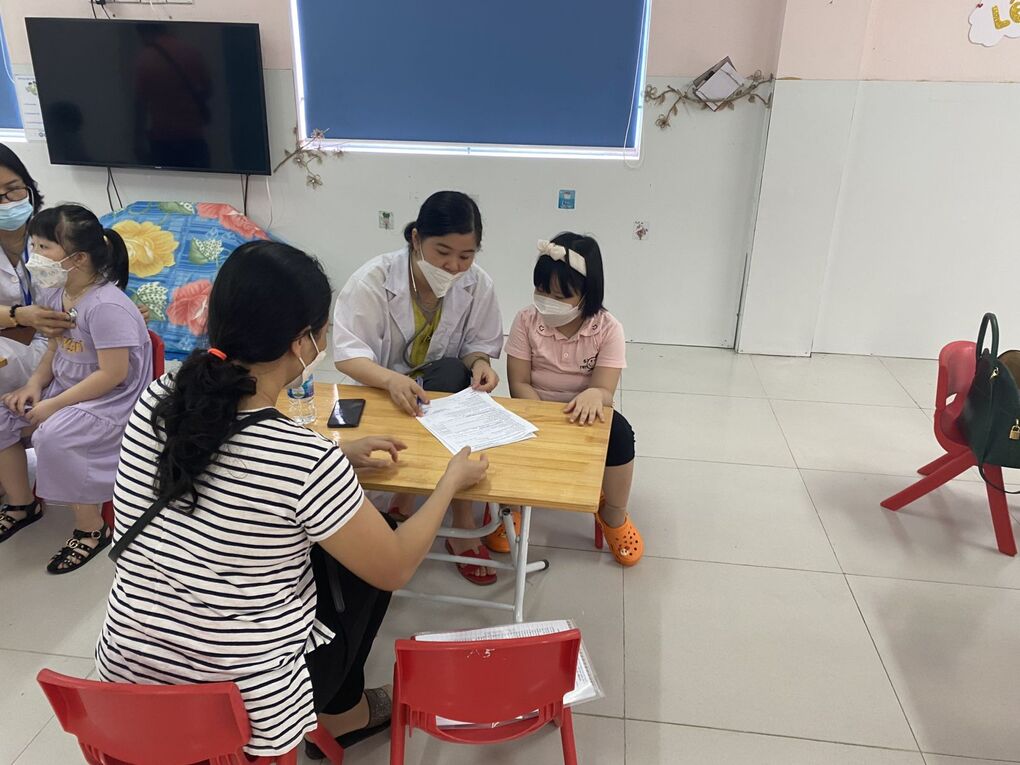 Chăm sóc sau tiêm vaccine phòng Covid-19 cho trẻ 5-11 tuổi