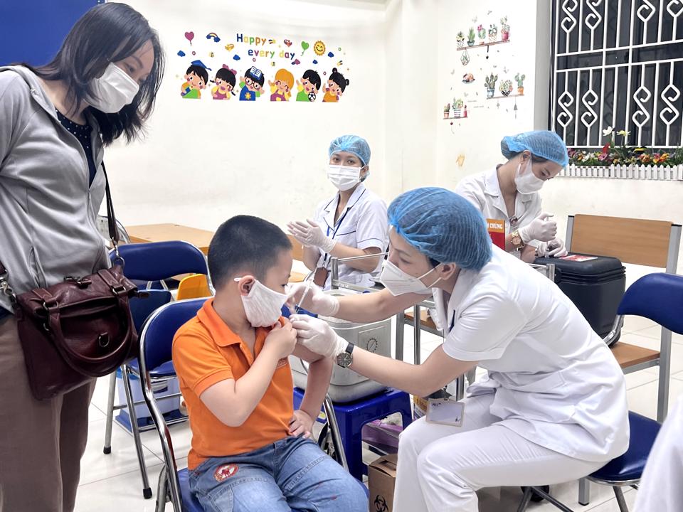 Quận Ba Đình phát động chiến dịch tiêm chủng vaccine phòng Covid-19