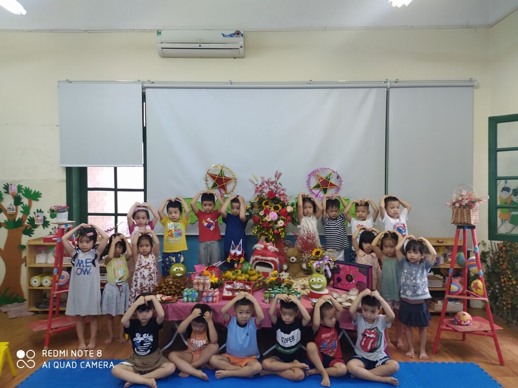 Vui đón Tết Trung thu với các bé lớp mẫu giáo nhỡ B4 !