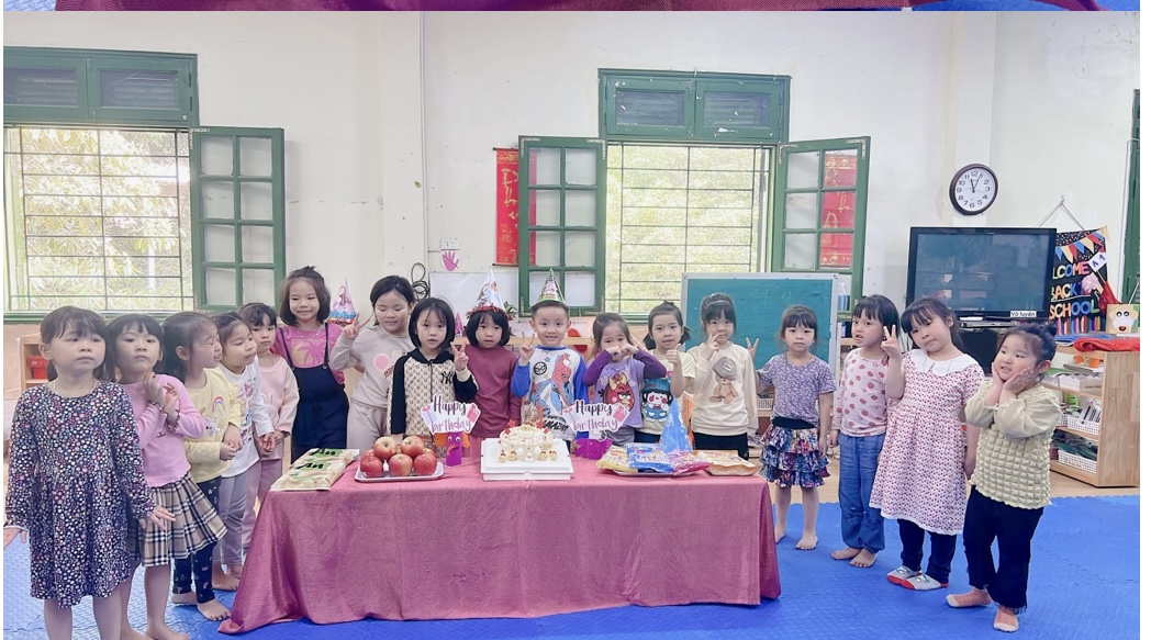 Lớp A1 tổ chức chúc mừng sinh nhật các bạn tháng 3