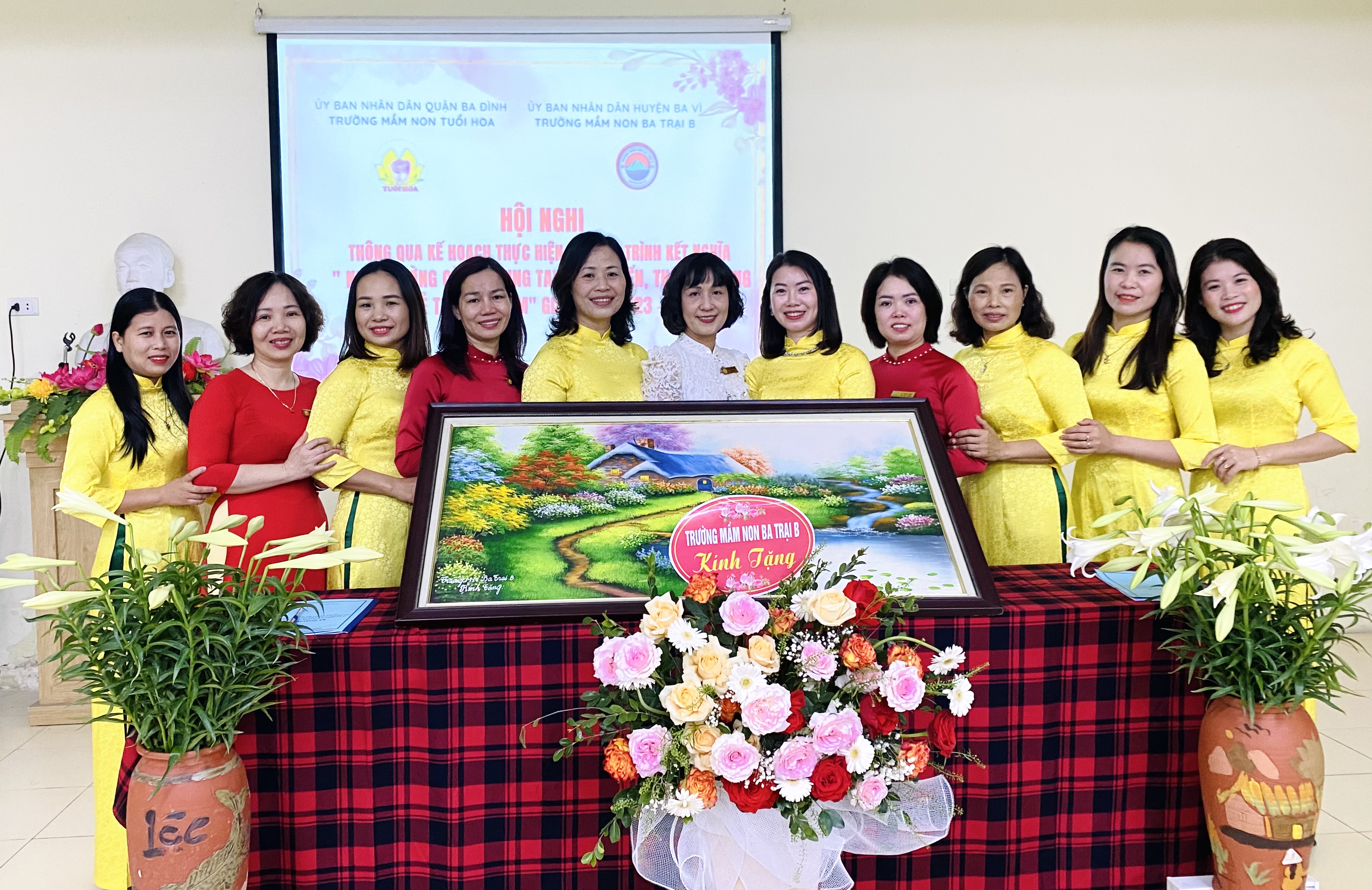 Trường Mầm non Ba Trại B - Ba Vì và trường Mầm non Tuổi Hoa Ba Đình Hội nghị thông qua kế hoạch thực hiện chương trình “Nhà trường cùng chung tay phát triển -Thầy cô cùng sẻ chia trách nhiệm" giai đoạn 2023- 2025