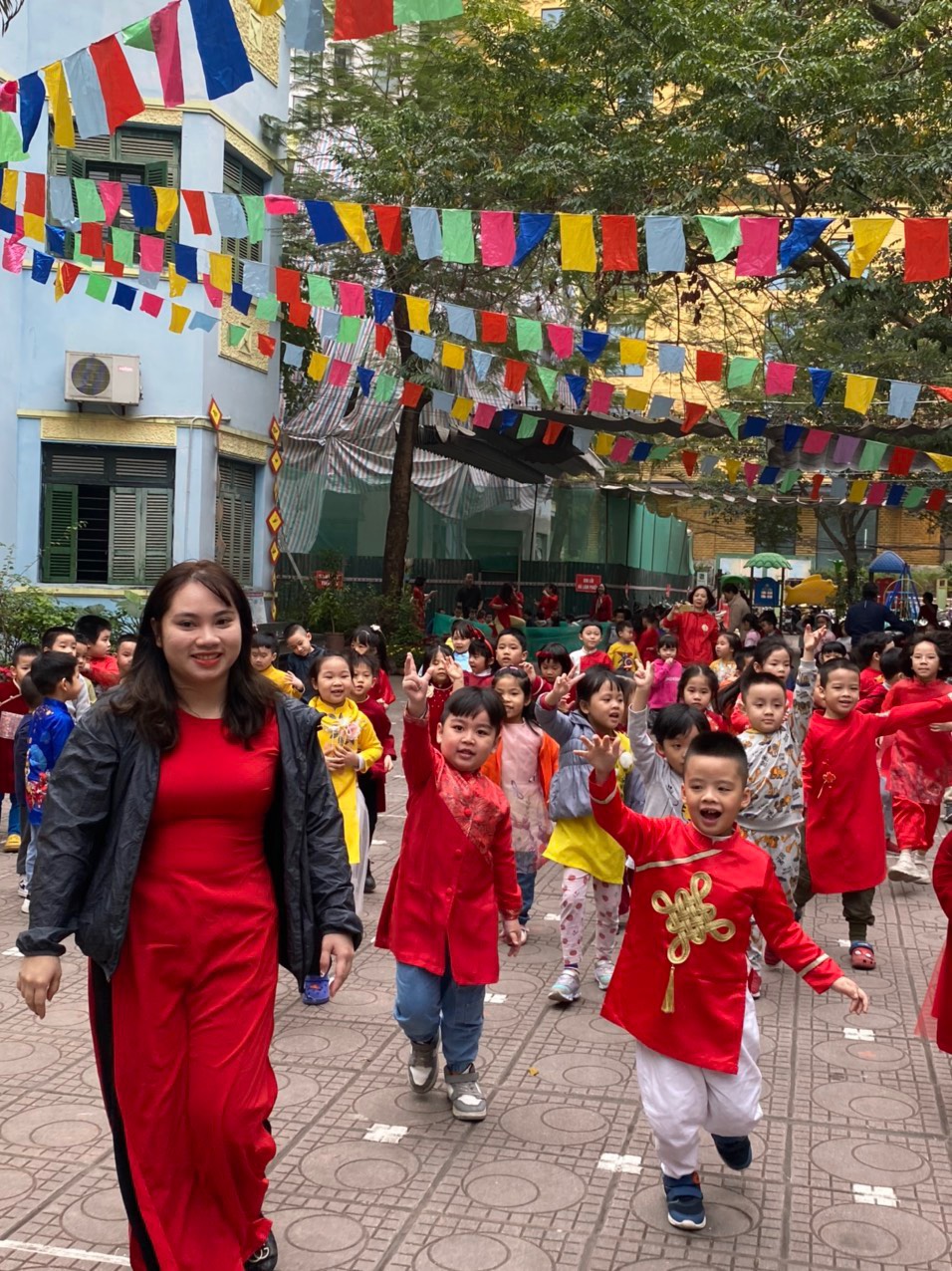 Trường mầm non Tuổi Hoa  hưởng ứng "TUẦN LỄ ÁO DÀI"