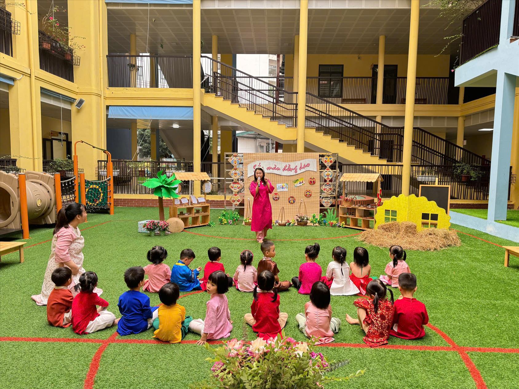 Cùng nhau đến với hoạt động  "Sắc Màu Đồng Dao" của các bé yêu lớp MGB C1