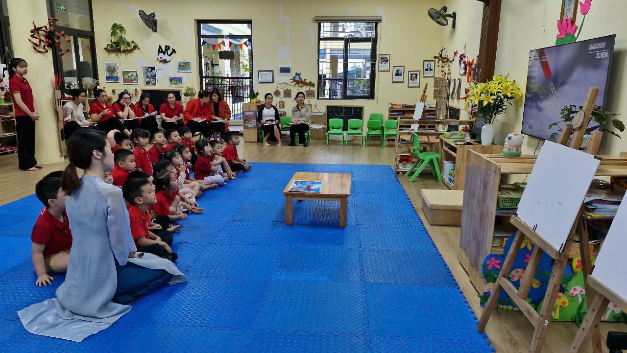 Các bạn nhỏ lớp A1 với hoạt động khám phá "Sự kỳ diệu của nam châm"