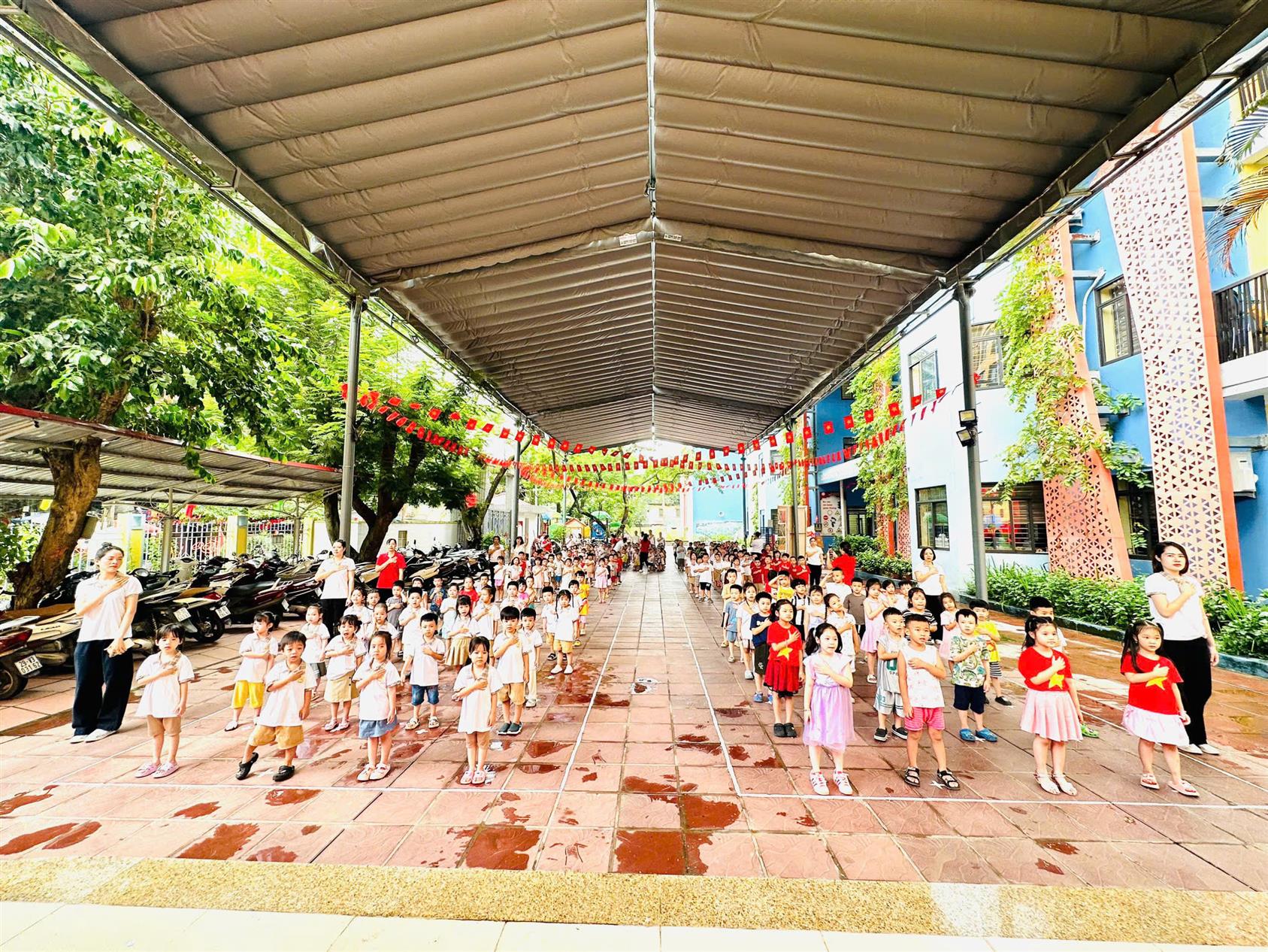 🎉 Chào mừng Quốc Khánh 2/9 của các thiên thần nhỏ lớp mẫu giáo nhỡ B1 trường mầm non Tuổi Hoa- Giảng Võ 🎈