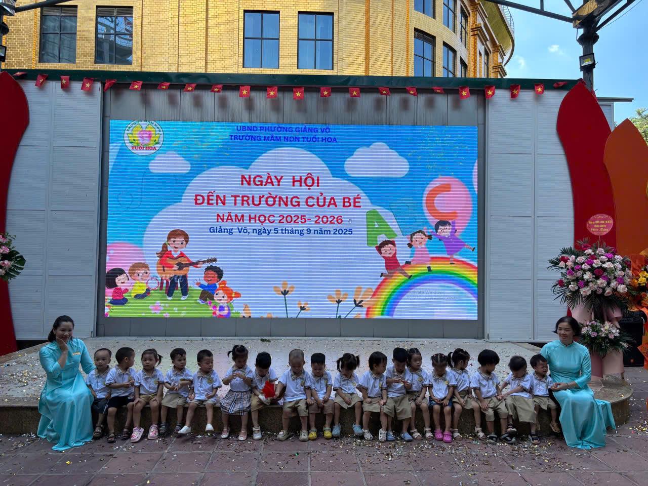 Các bé lớp nhà trẻ D2 hân hoan chào đón năm học mới 2025-2026