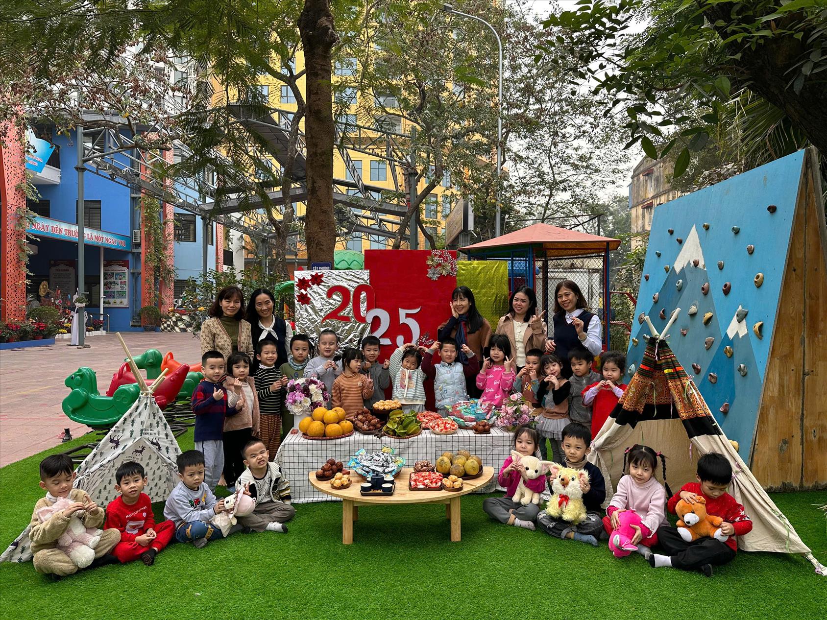 Hoạt động trải nghiệm Tiệc Trà của các bé MG nhỡ B3