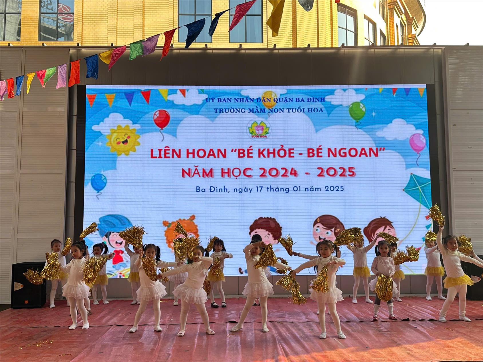 Tham gia liên hoan "Bé khỏe- Bé ngoan" của các bé lớp B1