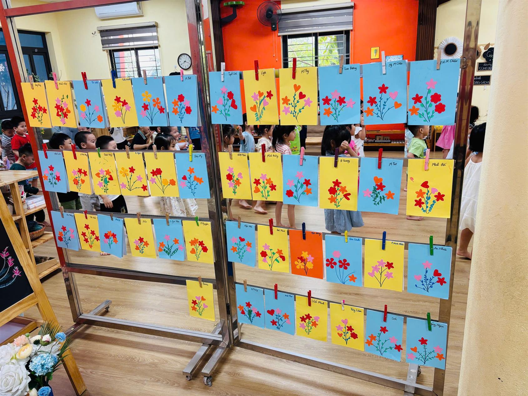 💌 Tấm thiệp của con – món quà yêu thương gửi mẹ