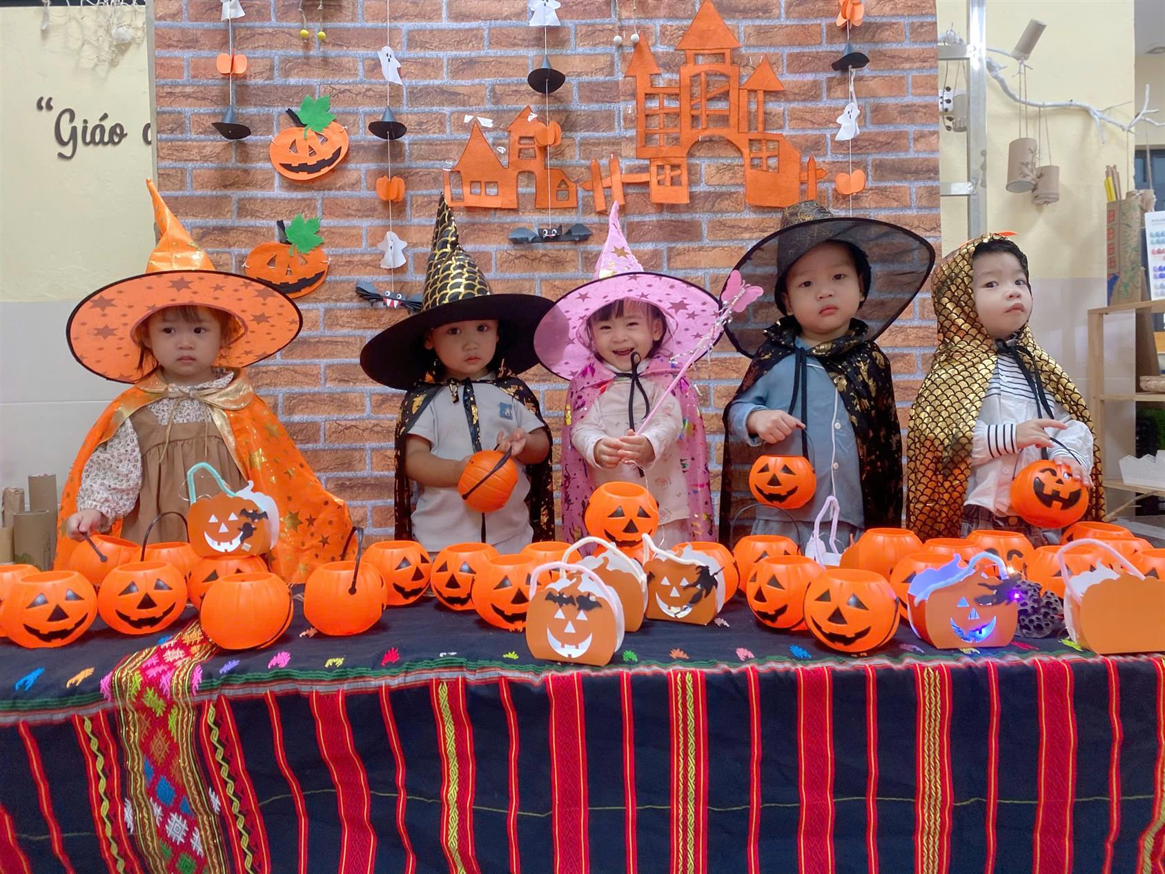 Lễ hội hóa trang Halloween của các bé yêu lớp D3