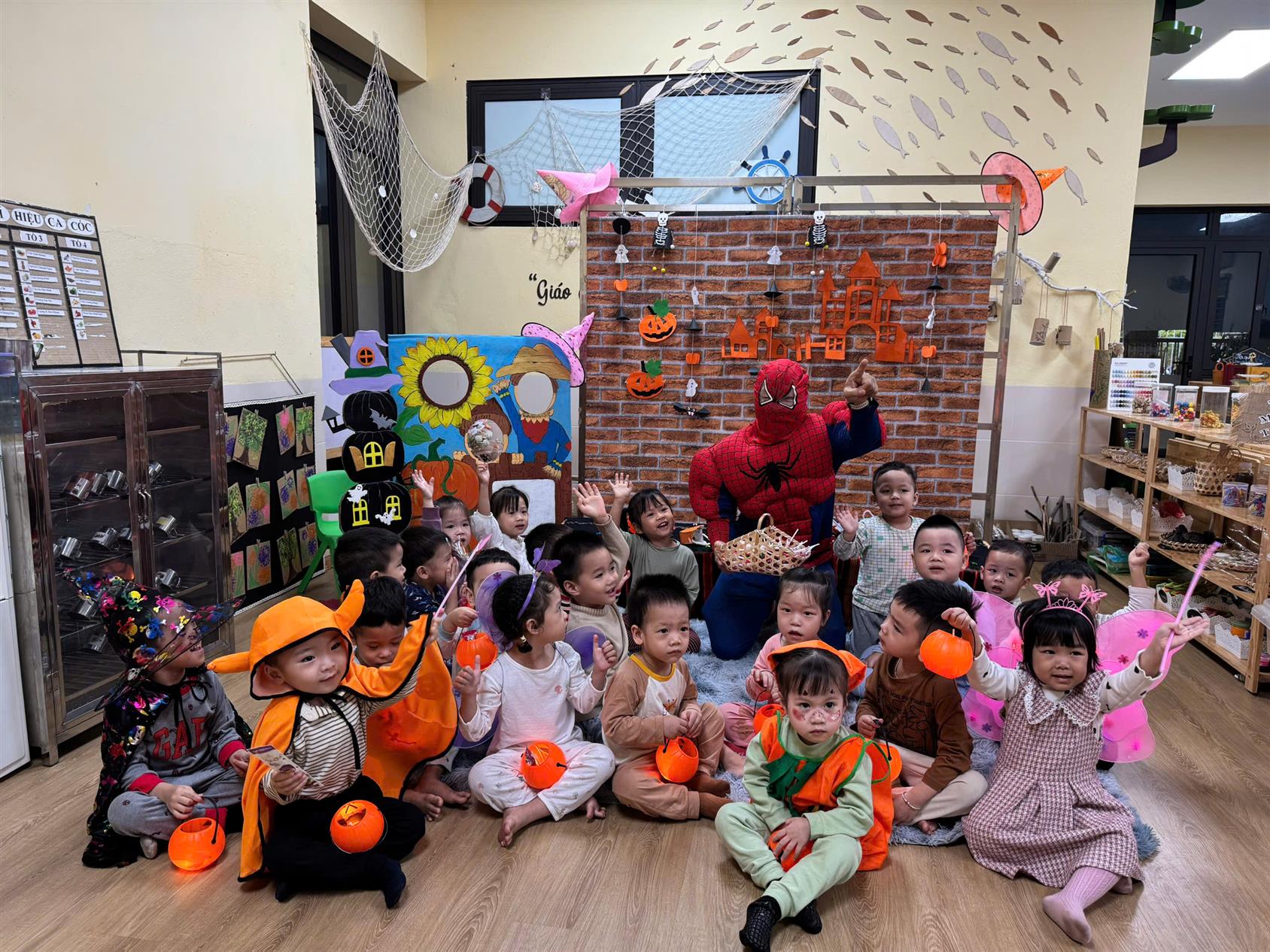 Halloween vui nhộn của các bé lớp C2