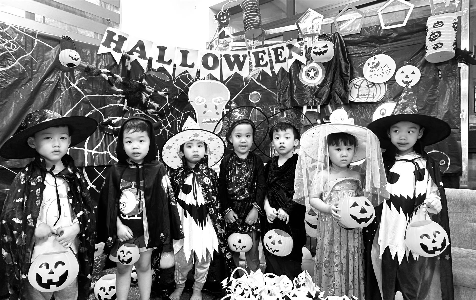 👻🎃Không khí Halloween tại lớp B2 và tràn ngập khắp trường  Mầm non Tuổi Hoa  🕸️✨ ☘️ 💕💕💕💕