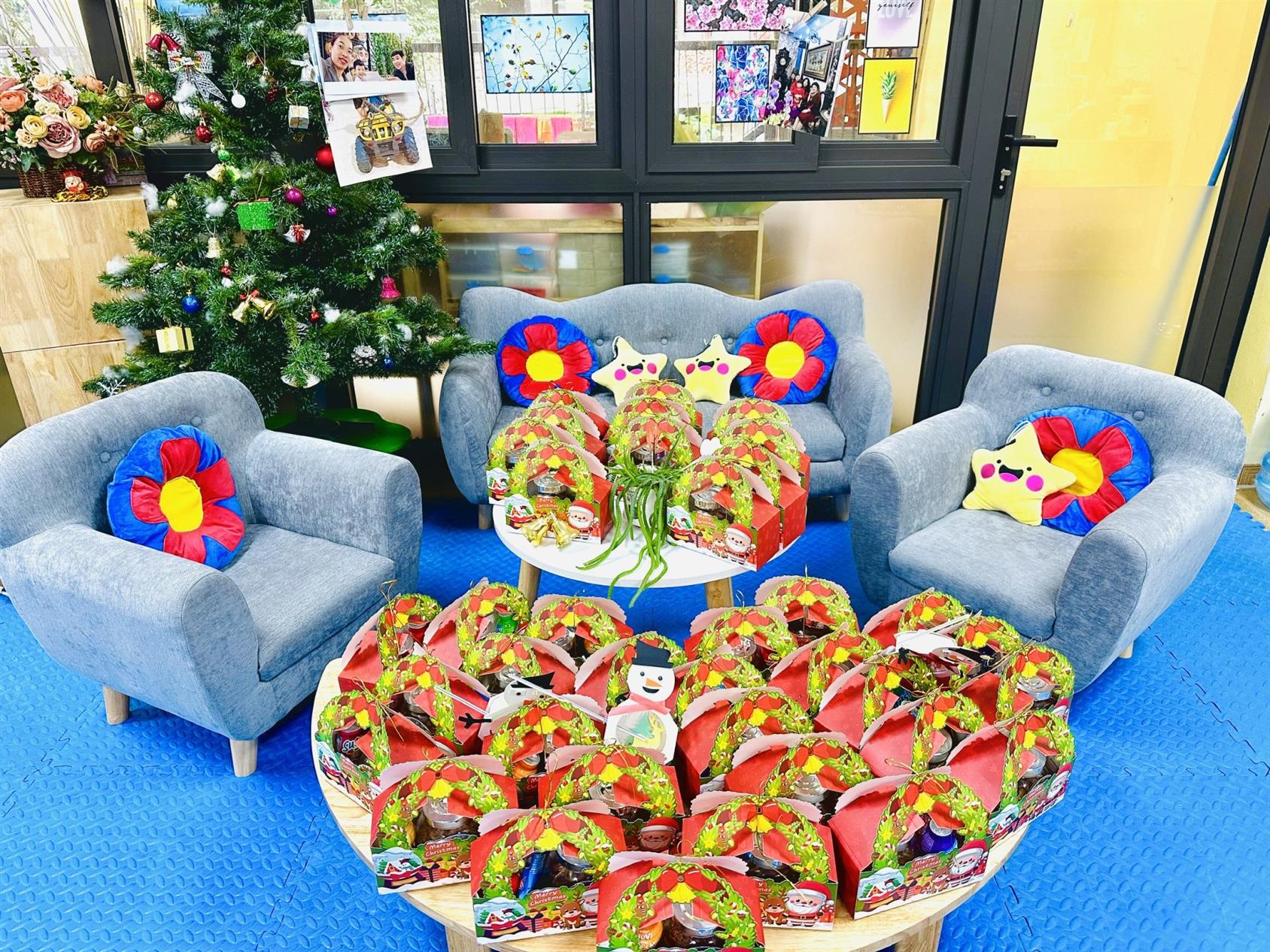 🎄  Giáng Sinh ngọt ngào yêu thương cùng các bé lớp B2 -Bé trải nghiệm làm Chanh sành Mật ong !! 🎄