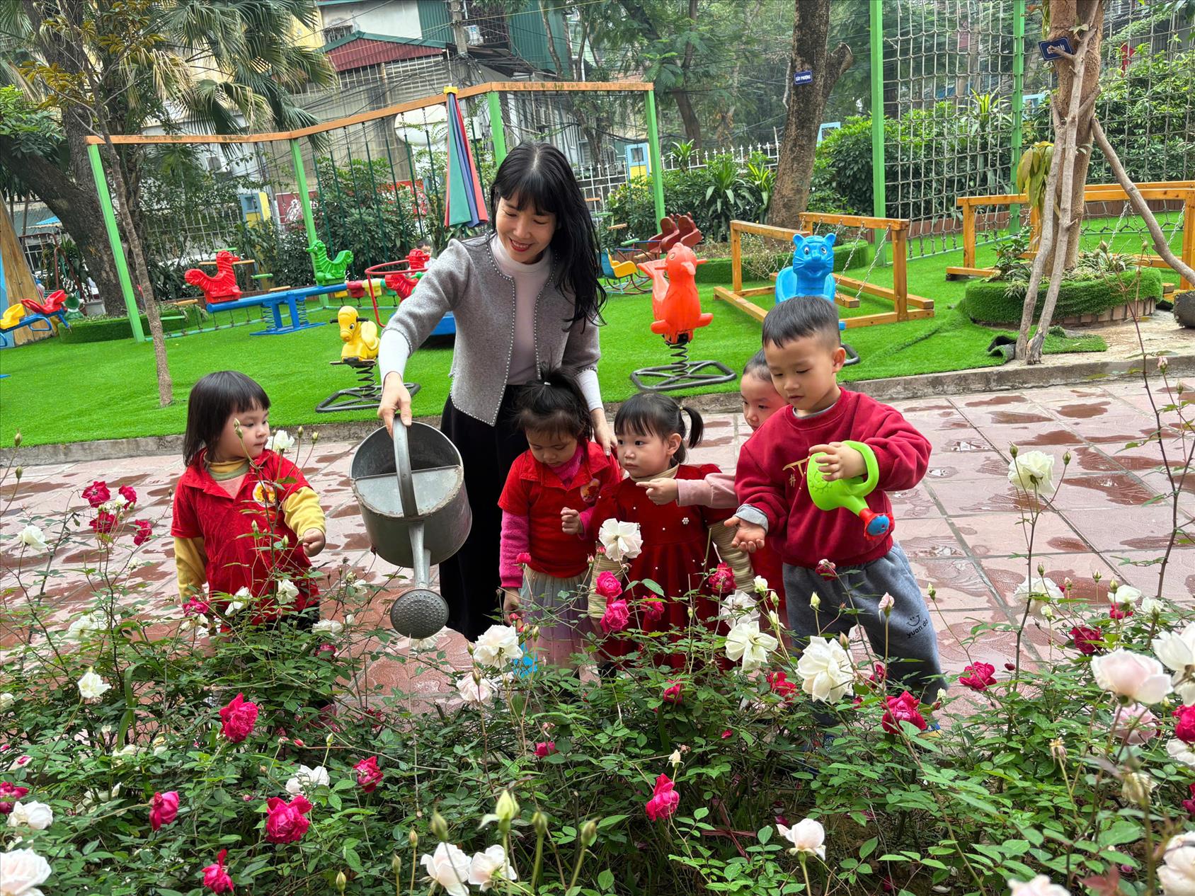 "Lớp mẫu giáo bé C1 trường mầm non Tuổi Hoa hăng hái tham gia phong trào 'Tết Trồng Cây - Đời Đời Nhớ Ơn Bác Hồ'"