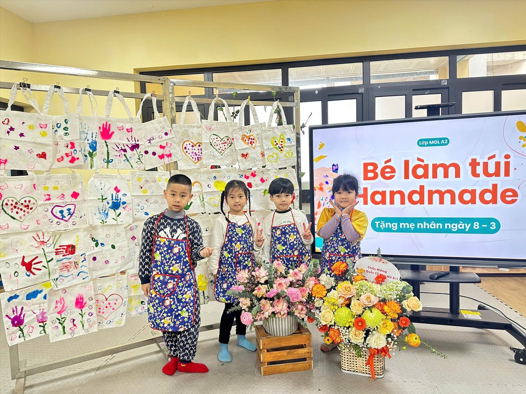 HĐTN " Bé làm túi Handmade tặng mẹ " của các bạn lớp MGL A2