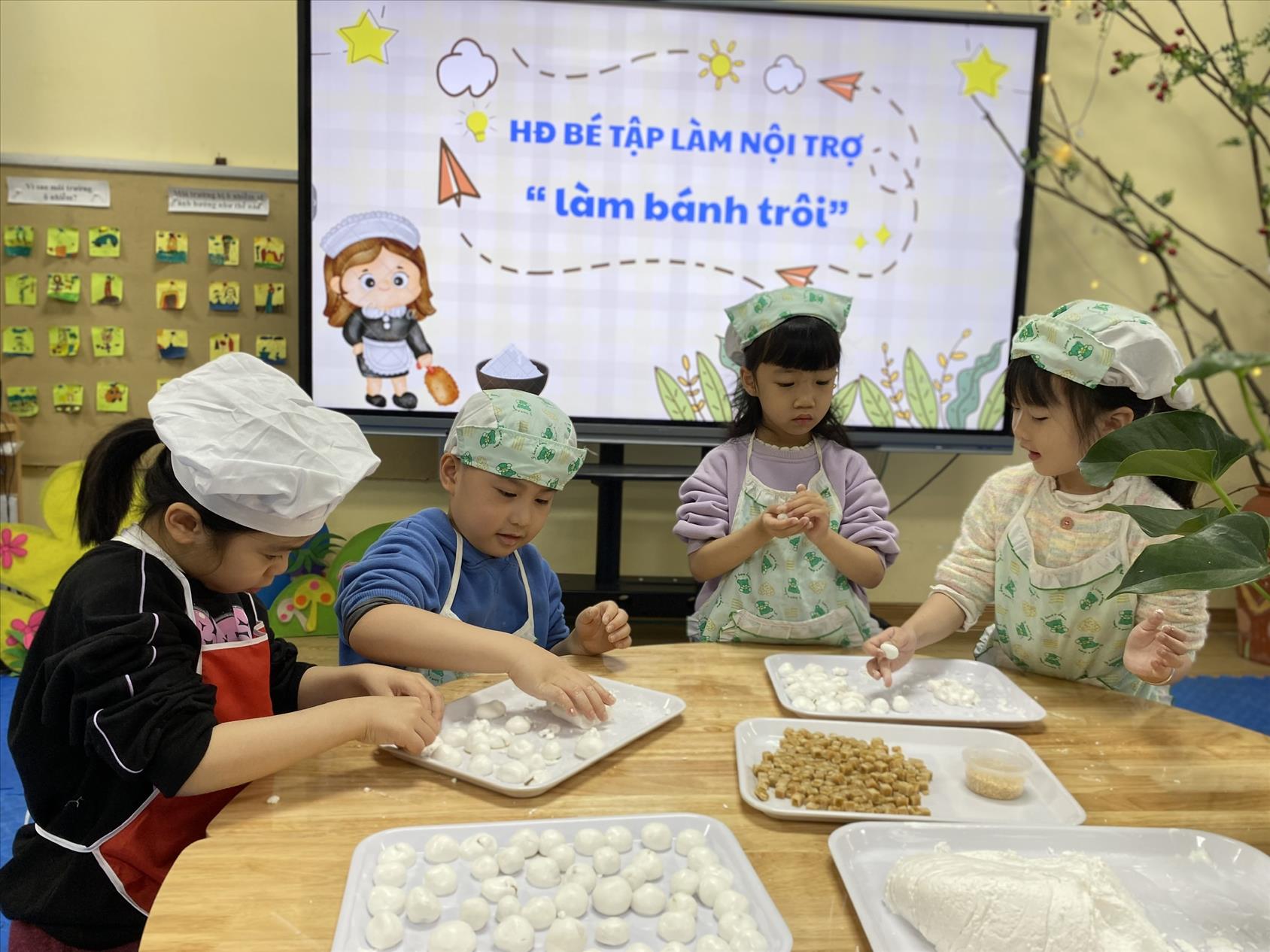 Hoạt động trải nghiệm "Bé làm bánh trôi" nhân ngày tết Hàn Thực của các bé lớp MGL A1