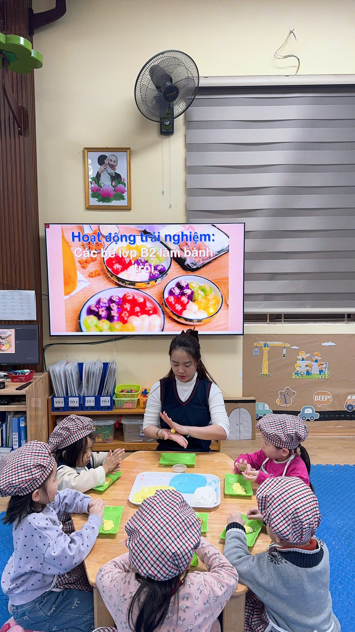 Hoạt động trải nghiệm: "Bé tập làm bánh trôi" nhân ngày Tết Hàn Thực của các bé lớp MGN B2