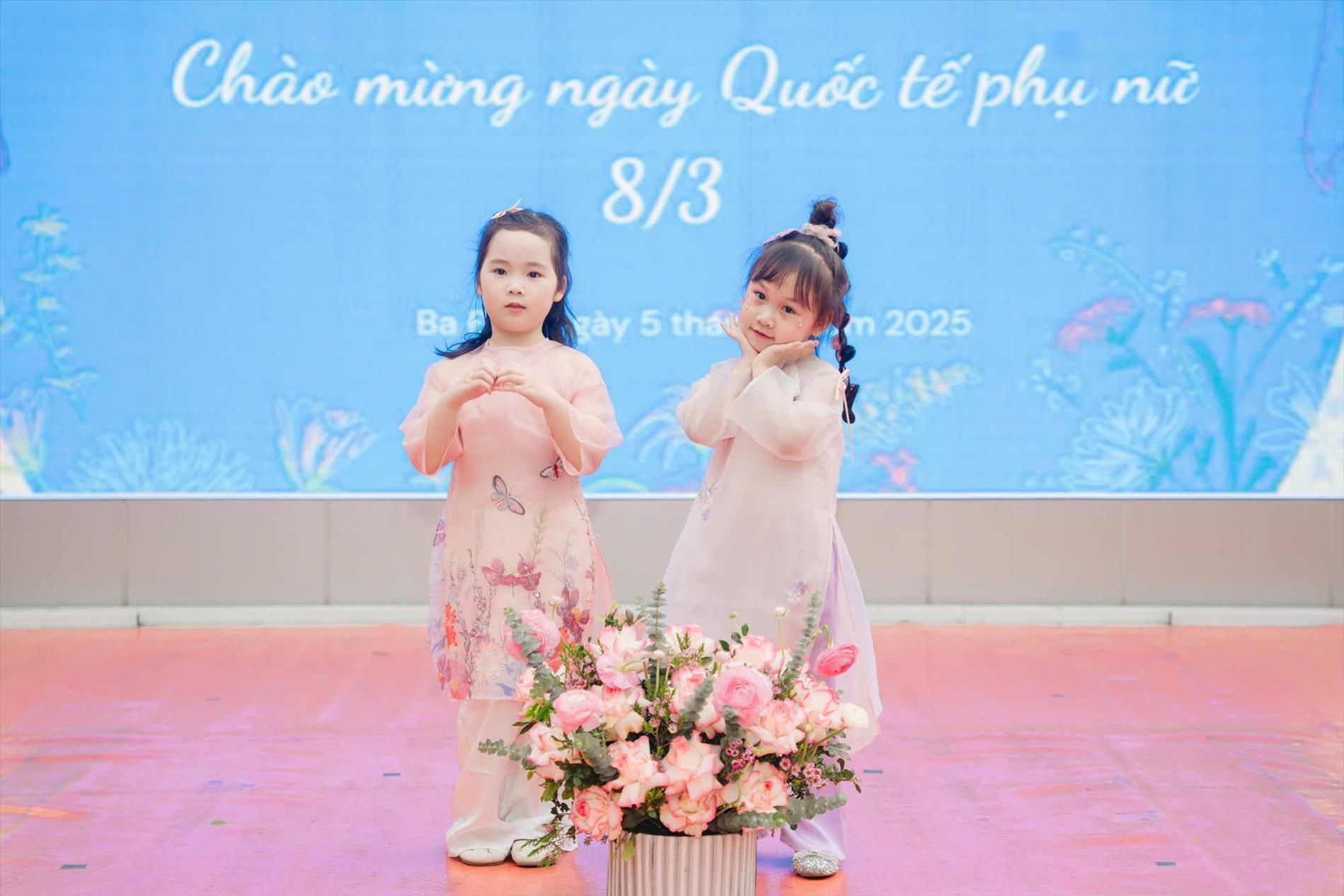 Chương trình Lễ hội "Yêu lắm áo dài ơi” của cô và trò lớp A3 trường mầm non Tuổi Hoa
