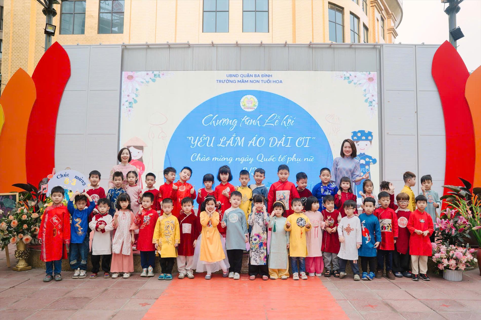 Lớp mẫu giáo lớn A1 trường mầm non Tuổi Hoa hào hứng tham gia chương trình "Yêu lắm áo dài ơi"