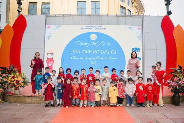 Lớp nhà trẻ D2 hào hứng tham gia lễ hội "Yêu lắm áo dài ơi”