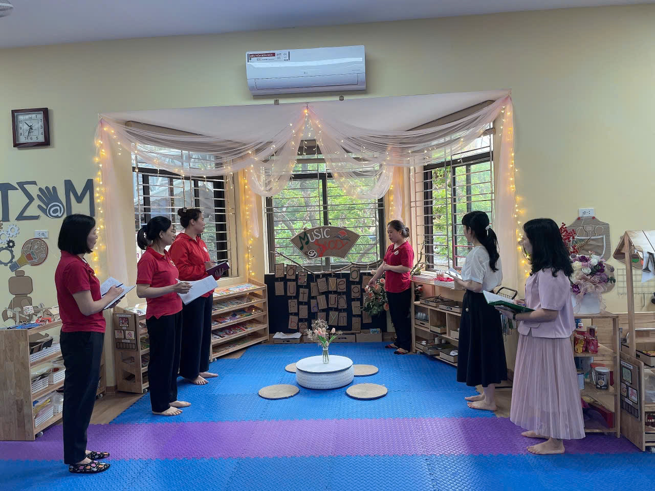 Lớp MGN B4 tham gia hội thi "Xây dựng môi trường phát huy tính tích cực của trẻ"