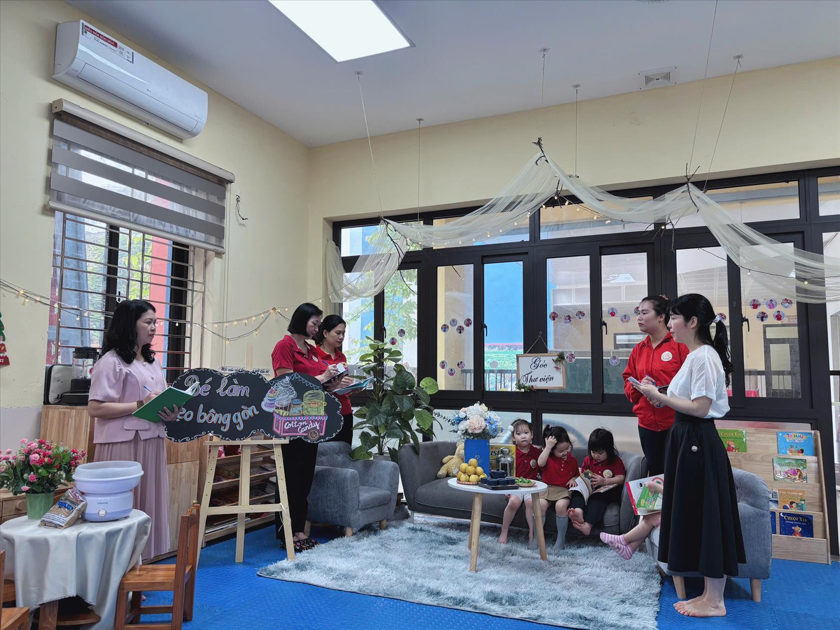 Lớp mẫu giáo bé C1 tích cực tham gia hội thi “Xây dựng môi trường phát huy tính tích cực của trẻ”