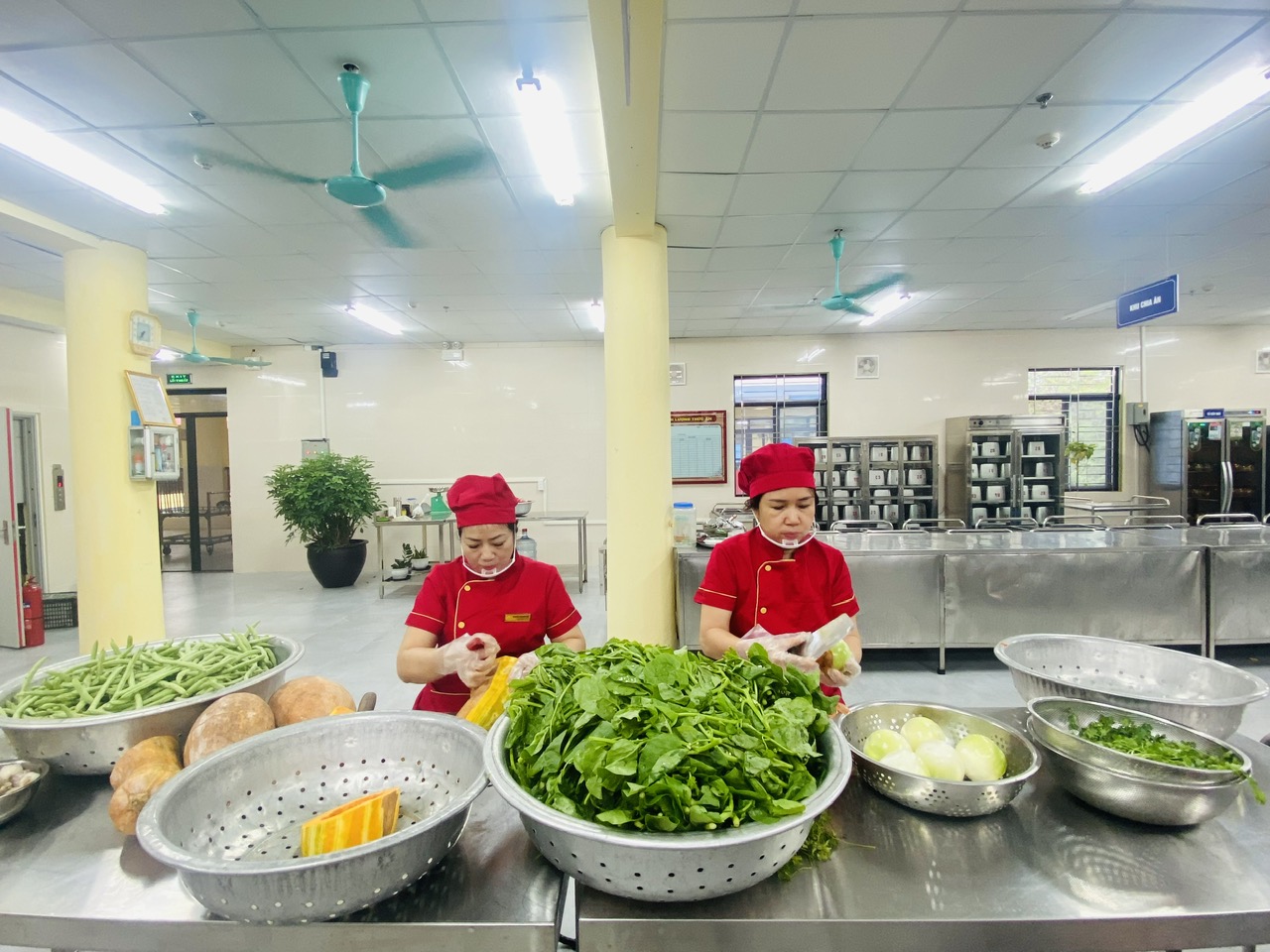 Trường Mầm non Tuổi Hoa hưởng ứng “Tháng hành động vì an toàn thực phẩm năm 2025”.