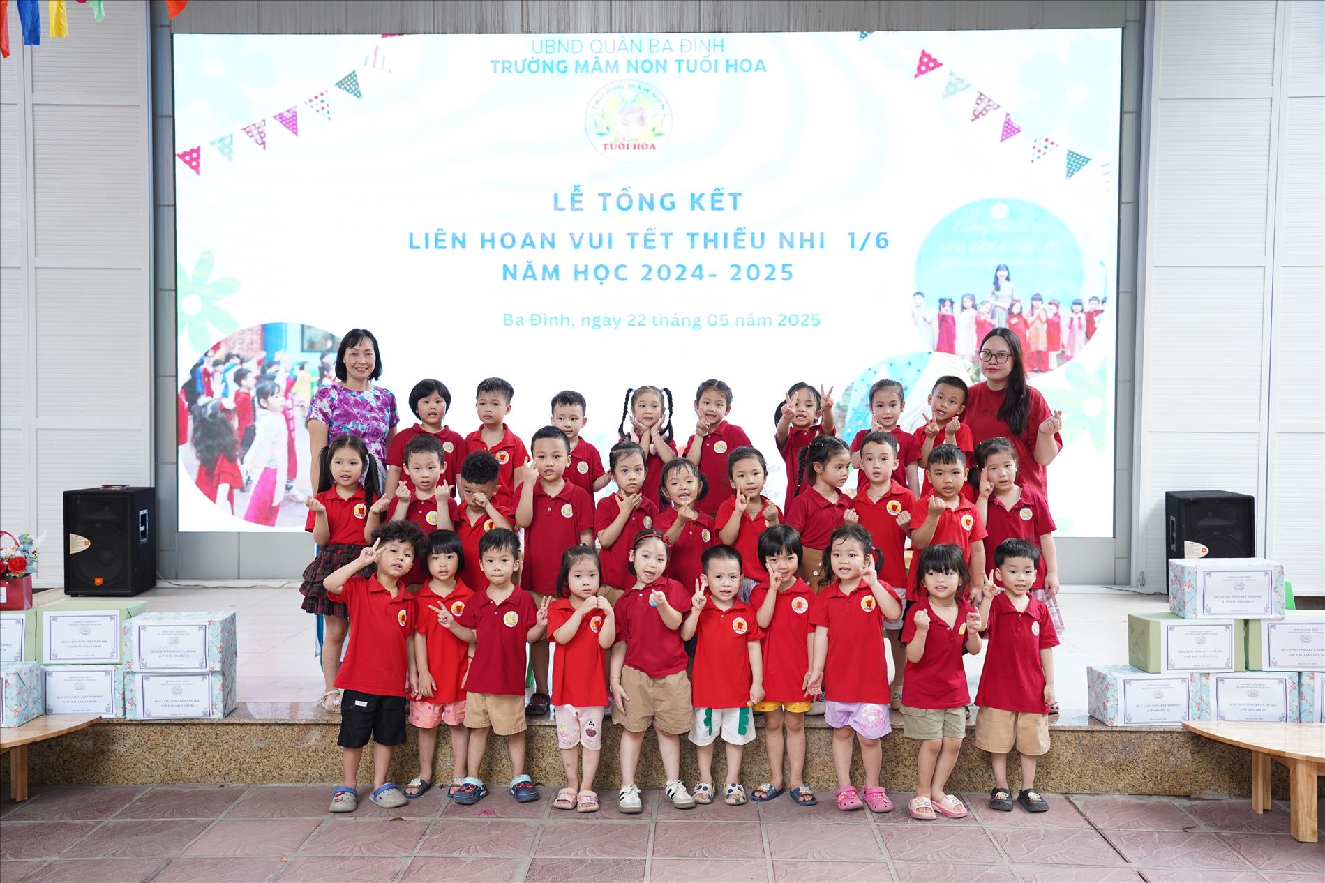 Lễ tổng kết năm học -Niềm vui của các bé lớp MG nhỡ B1