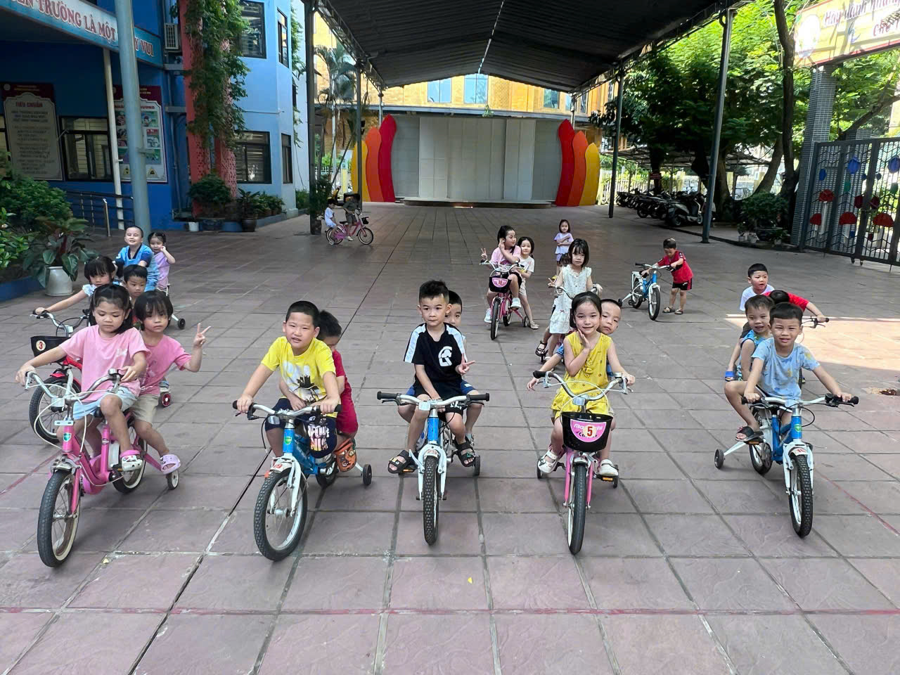 Mùa hè sôi động và ý nghĩa của các bạn nhỏ lớp B2- B3