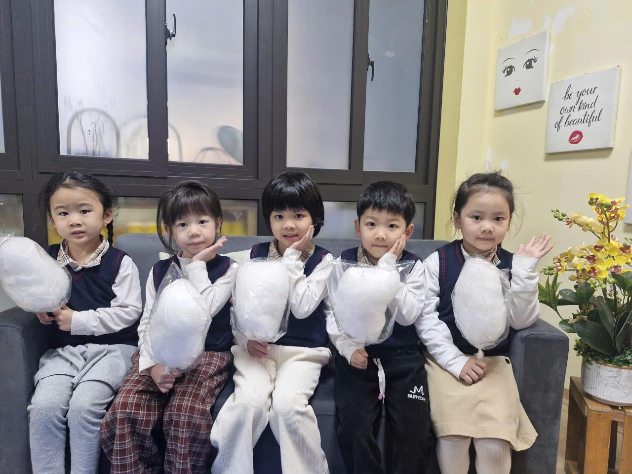 HĐ trải nghiệm làm kẹo bông – Những khoảnh khắc đáng nhớ của lớp A2