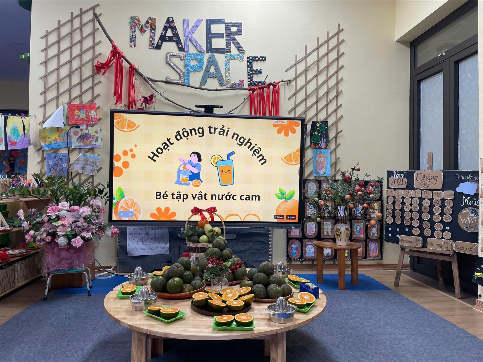 Hoạt động trải nghiệm: Bé tập vắt nước cam của lớp MGNB3