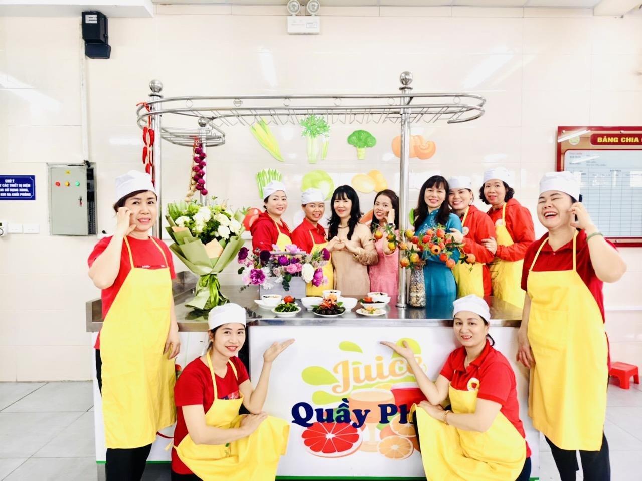 Trường Mầm non Tuổi Hoa – Giảng Võ  Tổ chức Hội thi “Nhân viên nuôi dưỡng giỏi” kỷ niệm ngày Quốc tế phụ nữ.