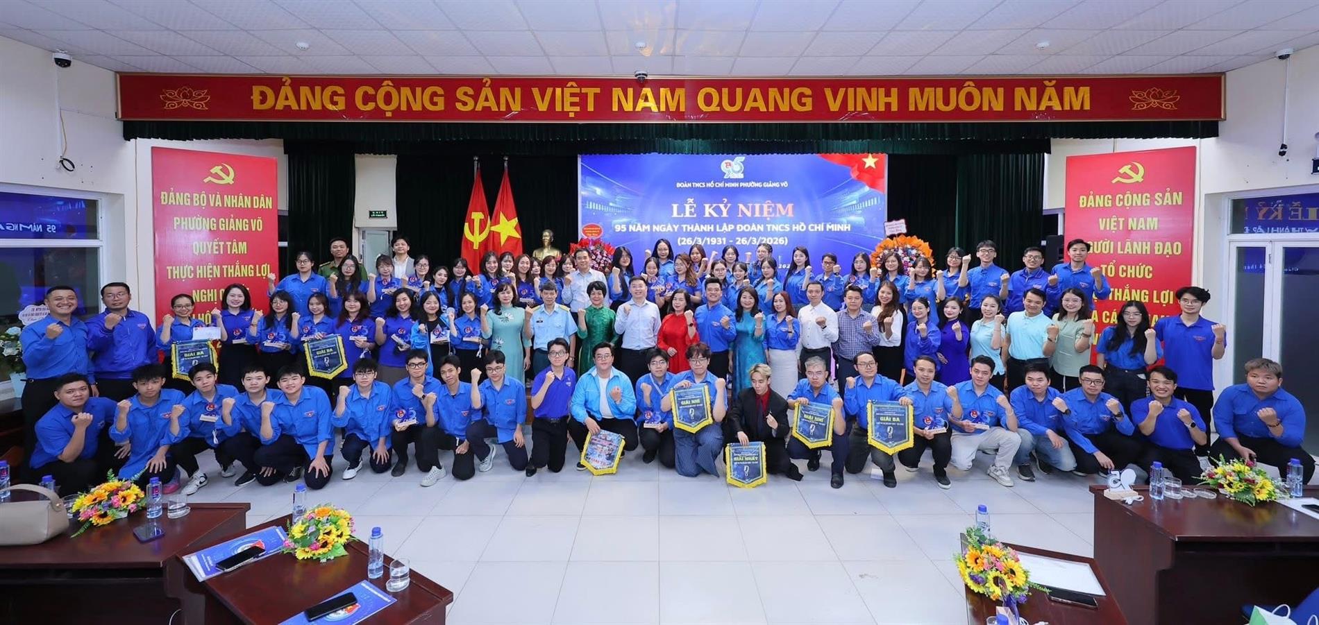 Chi đoàn trường mầm non Tuổi hoa tham gia lễ kỷ niệm 95 năm ngày thành lập Đoàn TNCS Hồ Chí Minh (26/3/1931 - 26/3/2026) do Đoàn phường tổ chức