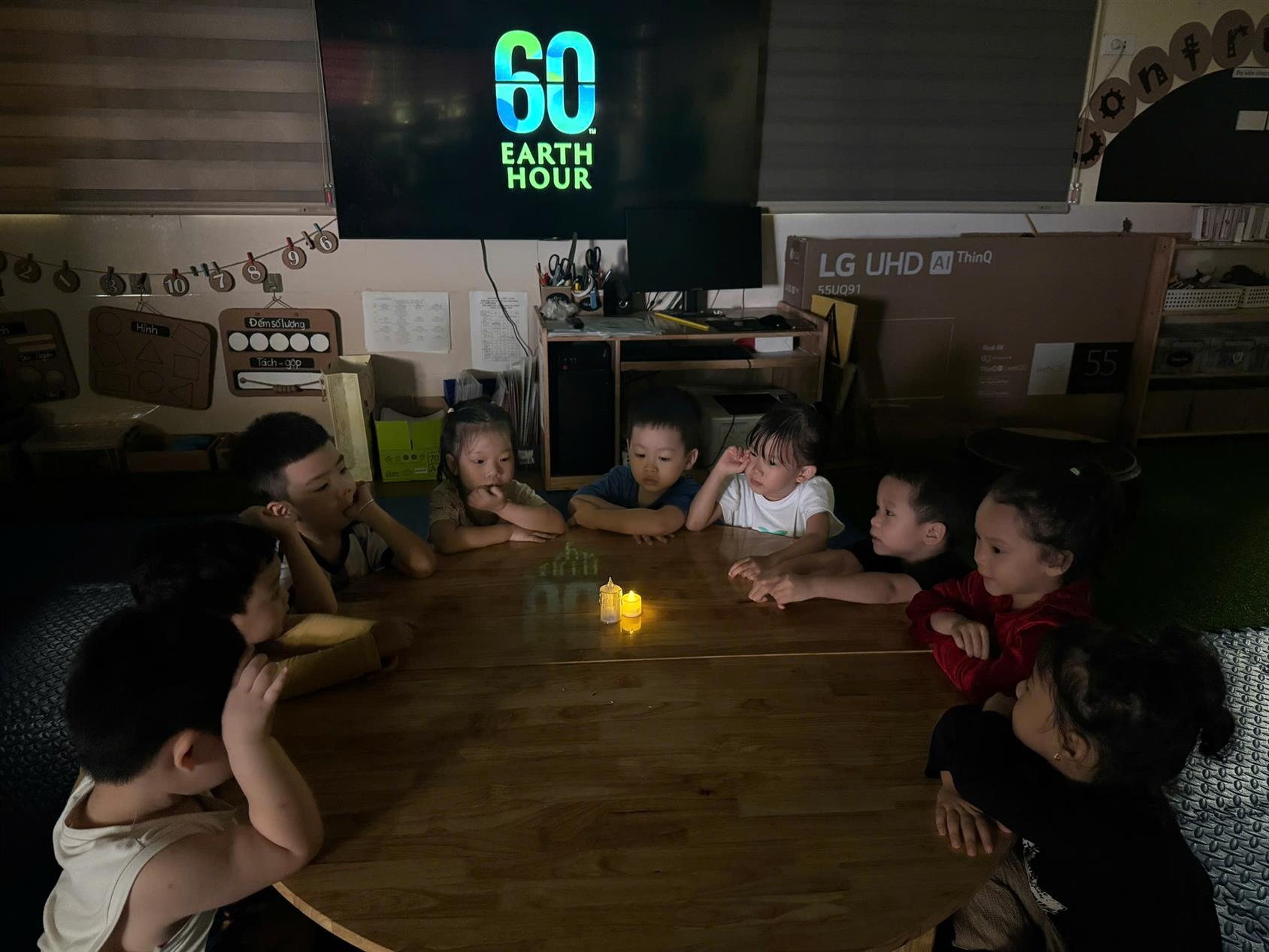 Lớp C2 hưởng ứng Giờ Trái Đất - tắt đèn thắp sáng tương lai 🌏🌱