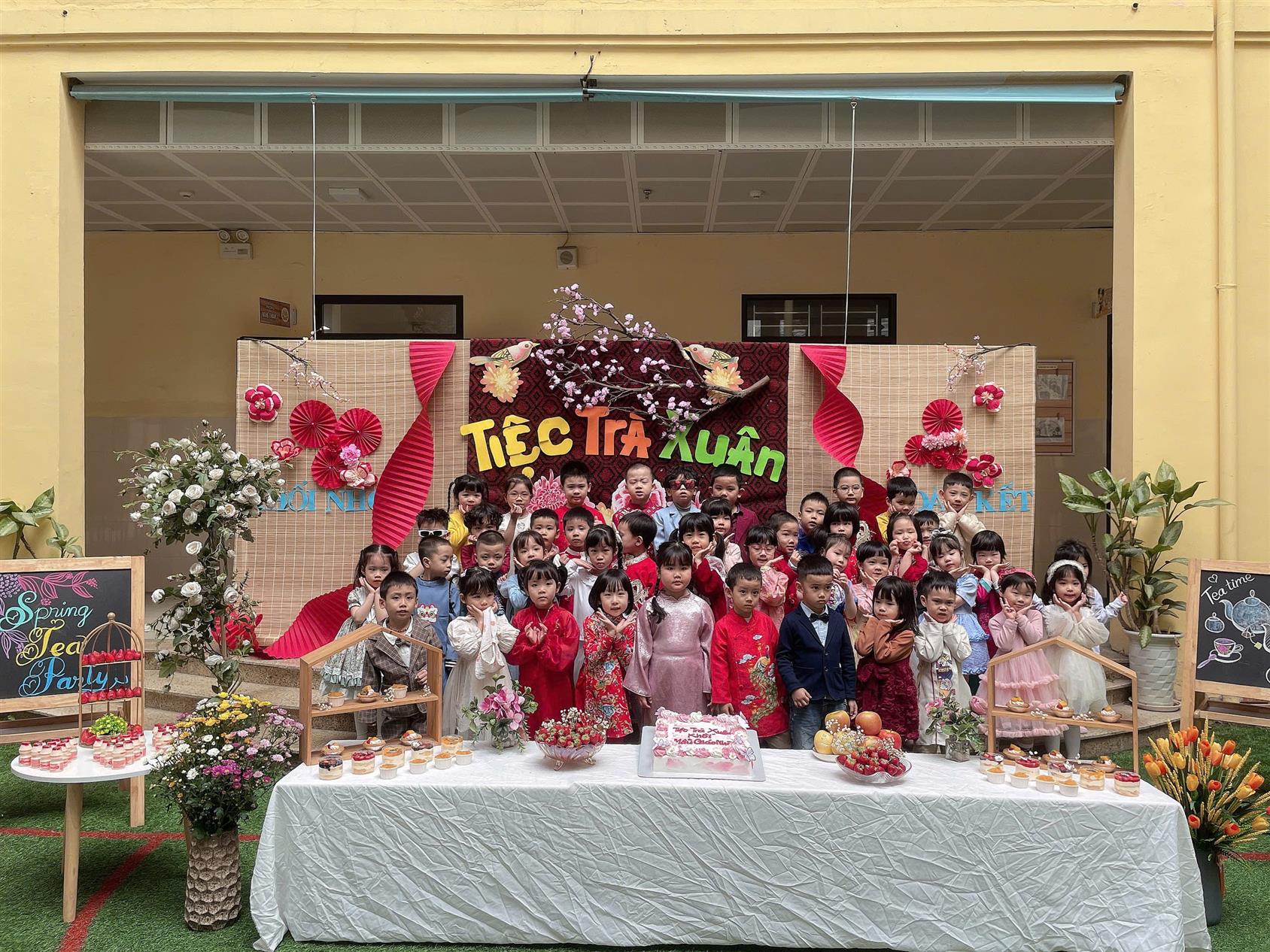 🌸 Tiệc trà ấm áp của các bạn nhỏ lớp nhỡ B3 🌸