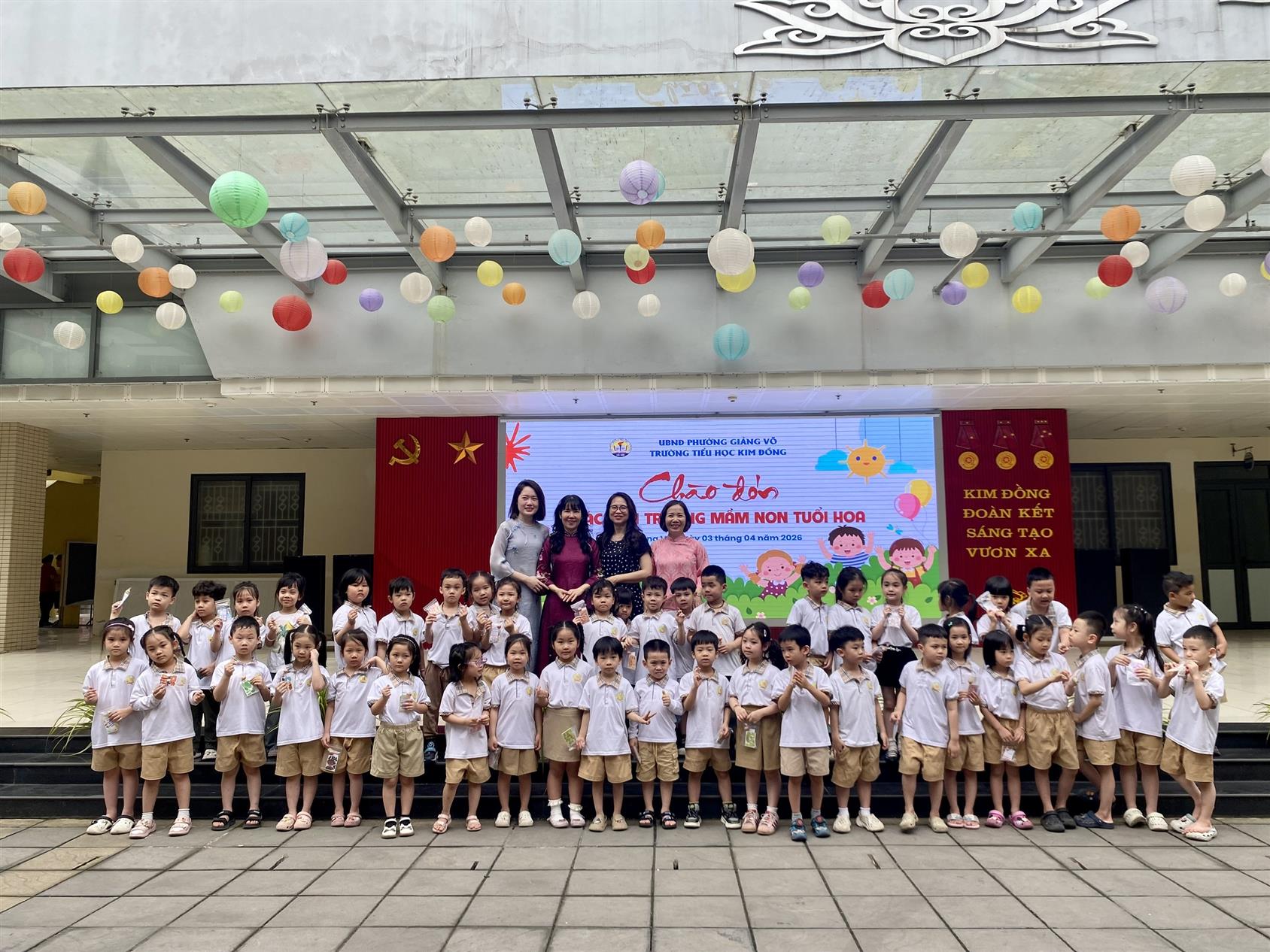 Hoạt động tham quan, trải nghiệm tại Trường Tiểu học Kim Đồng của các bé lớp A1 – Trường Mầm non Tuổi Hoa