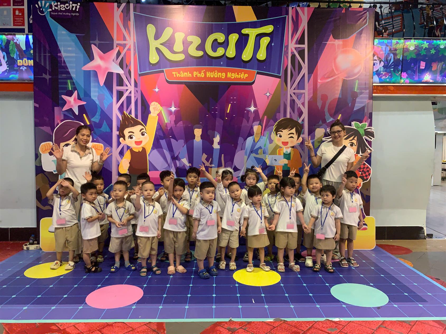 Các bé lớp C3 với hoạt động khám phá thế giới nghề nghiệp ở Kizciti