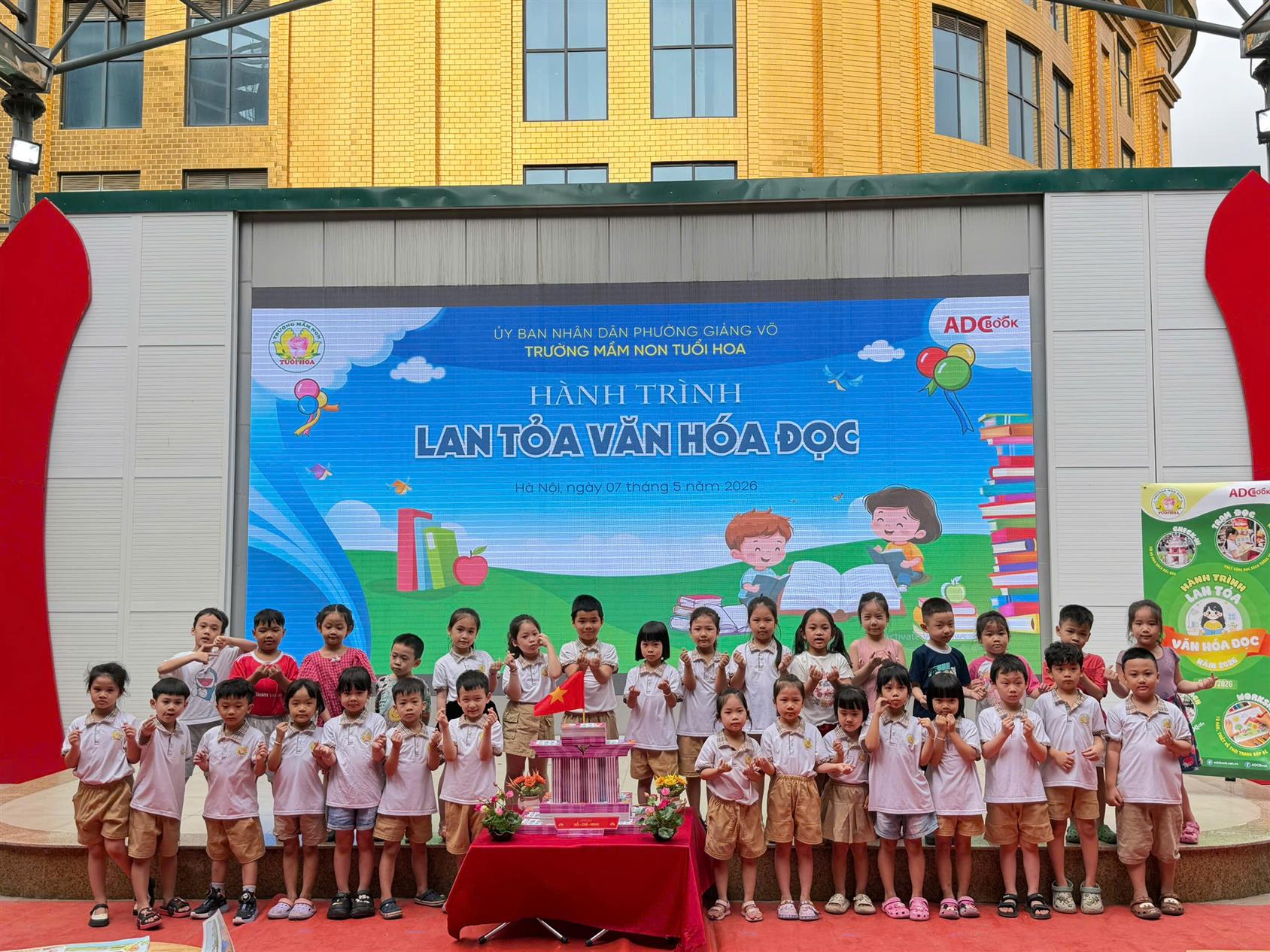 Các bé lớp MGL A1 hưởng ứng sự kiện “Hành trình lan tỏa văn hóa đọc”