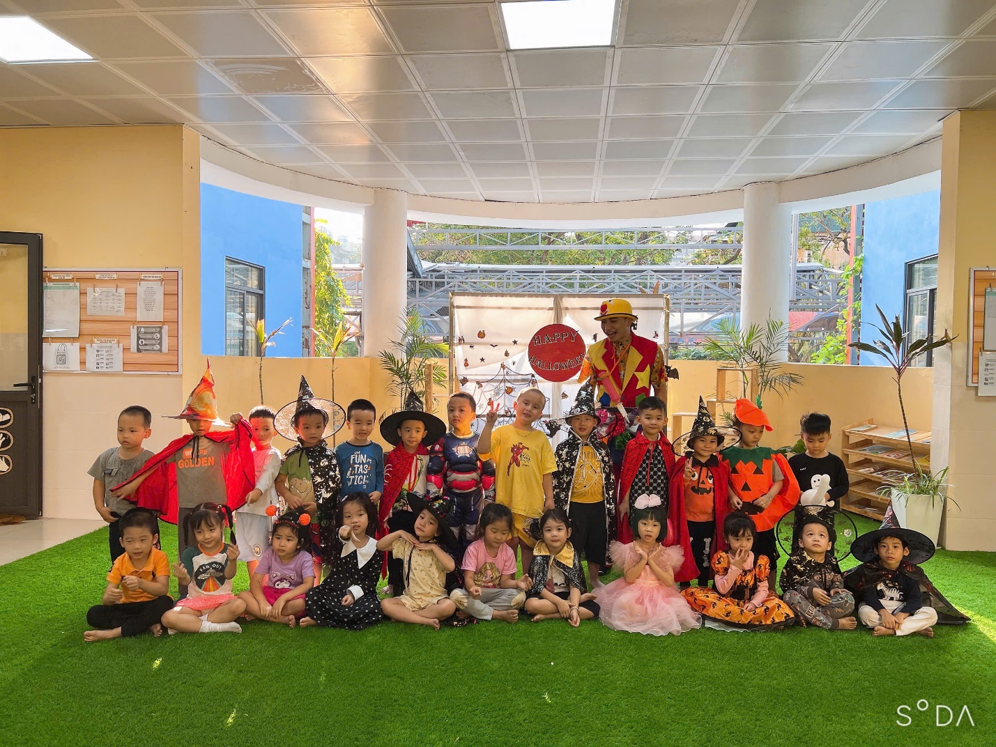 C:\Users\THANH GIONG\Desktop\Ảnh hoạt động B3\he halloween 1.jpg